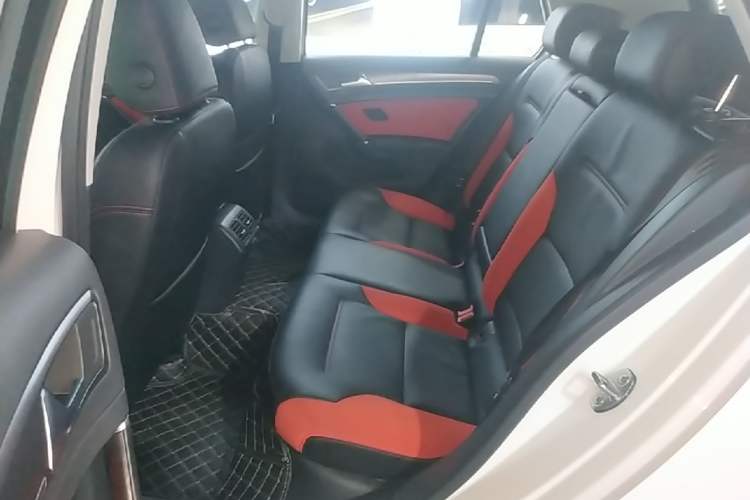 Used Volkswagen Golf 2017 230TSI Automatic Comfort Edition – Celebrating Milestone of One Million Units Left Rear Seat