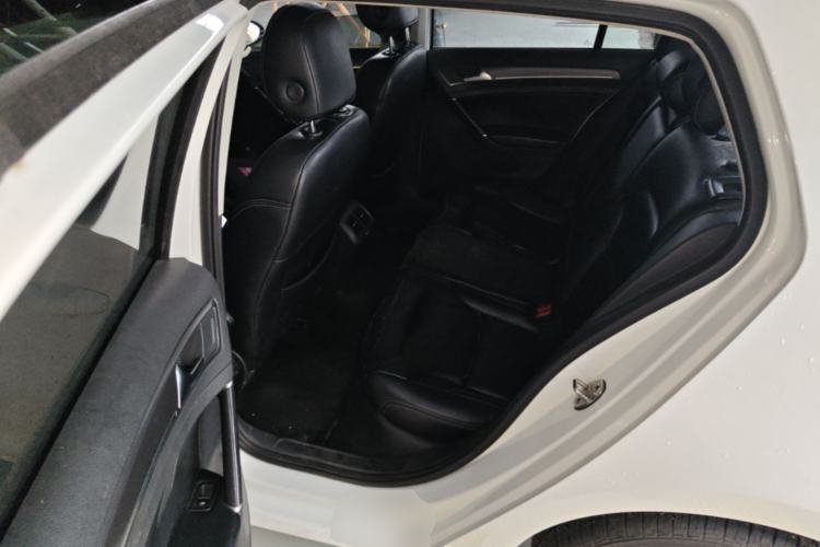 Used Volkswagen Golf 2017 1.6L Automatic Comfort Million-Vehicle Anniversary Edition Left Rear Seat