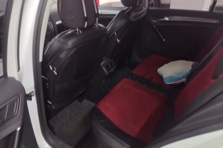 Used Volkswagen Golf 2017 1.6L Automatic Comfort Million-Vehicle Anniversary Edition Left Rear Seat