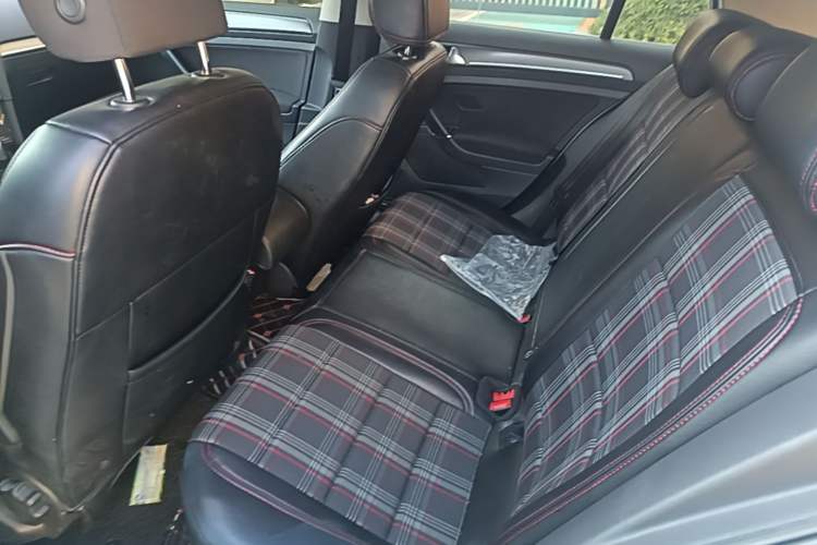 Used Volkswagen Golf 2017 230TSI Automatic Comfort Edition – Celebrating Milestone of One Million Units Left Rear Seat