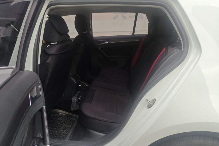Used Volkswagen Golf 2017 230TSI Automatic Comfort Edition – Celebrating Milestone of One Million Units Left Rear Seat