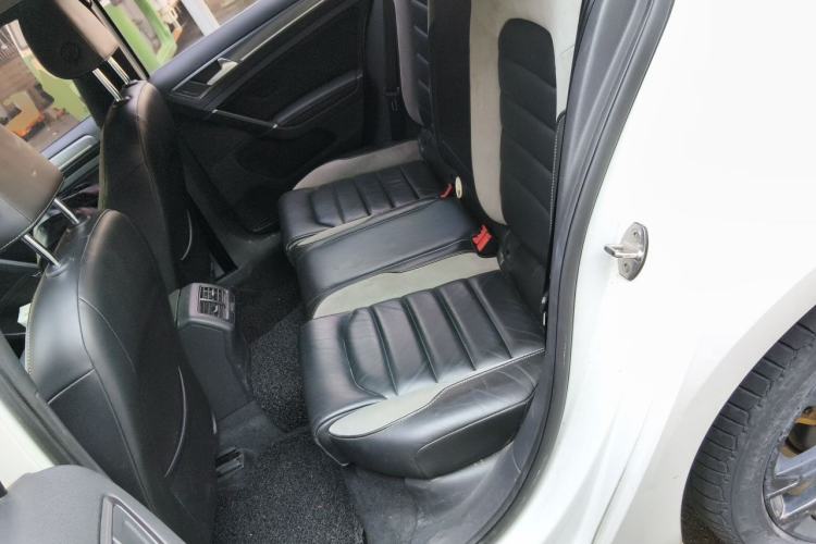 Used Volkswagen Golf 2017 280TSI Automatic R-Line Million-Vehicle Commemorative Edition Left Rear Seat