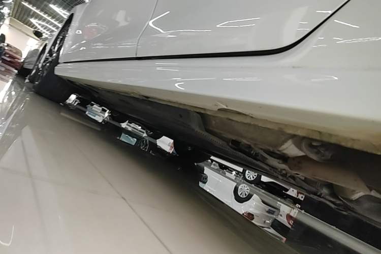Used Volkswagen Golf 2017 280TSI Automatic R-Line Million-Vehicle Commemorative Edition Left Side Sill