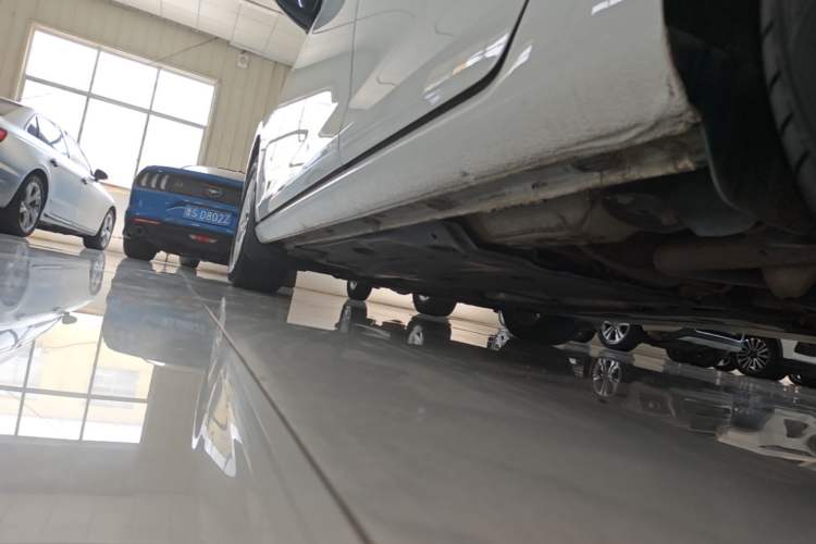 Used Volkswagen Golf 2017 1.6L Automatic Comfort Million-Vehicle Anniversary Edition Left Side Sill