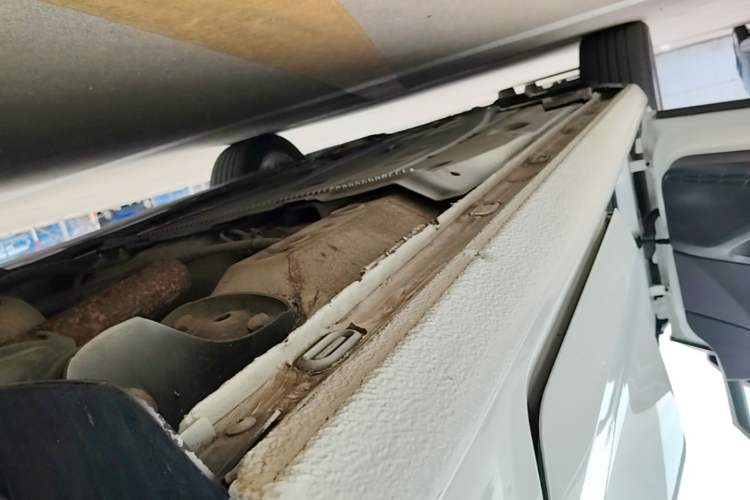 Used Volkswagen Golf 2017 1.6L Automatic Comfort Million-Vehicle Anniversary Edition Left Side Sill
