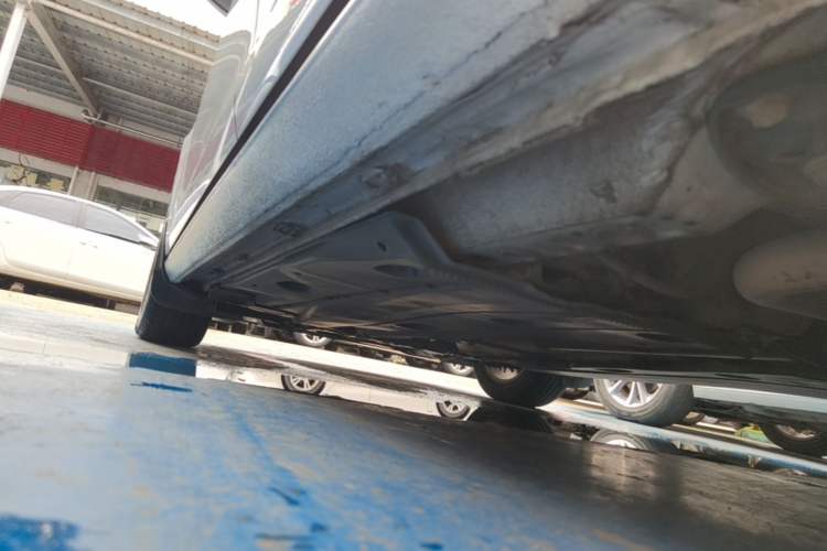 Used Volkswagen Golf 2017 1.6L Automatic Comfort Million-Vehicle Anniversary Edition Left Side Sill
