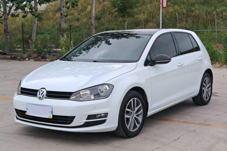 Used Volkswagen Golf 2017 230TSI Automatic Luxury Million-Vehicle Commemorative Edition Guazi used car, China used car export, Used car for sale, Used  cars, Cheapest cars for sale