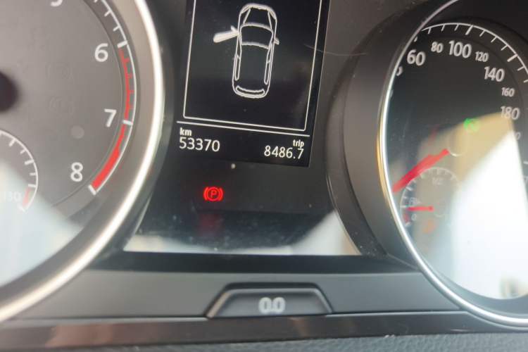 Used Volkswagen Golf 2017 230TSI Automatic Comfort Edition – Celebrating Milestone of One Million Units Odometer Close Up
