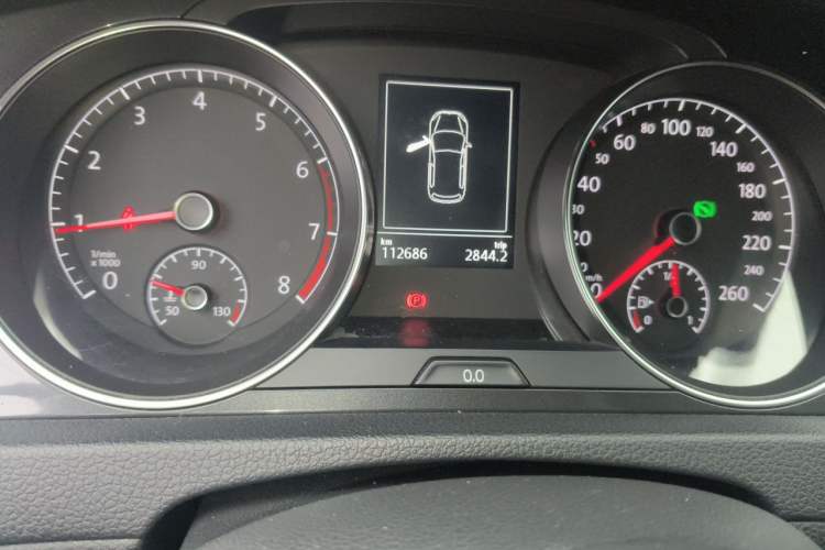 Used Volkswagen Golf 2017 230TSI Automatic Luxury Million-Vehicle Commemorative Edition Odometer Close Up
