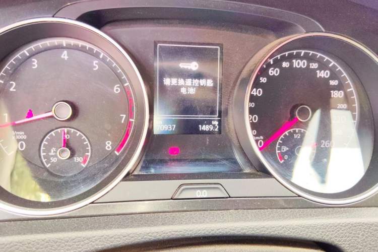 Used Volkswagen Golf 2017 1.6L Automatic Comfort Million-Vehicle Anniversary Edition Odometer Close Up