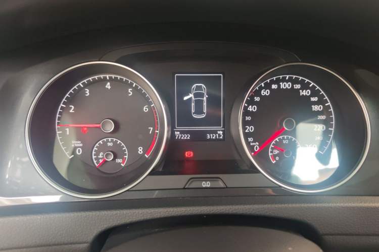 Used Volkswagen Golf 2017 1.6L Automatic Comfort Million-Vehicle Anniversary Edition Odometer Close Up