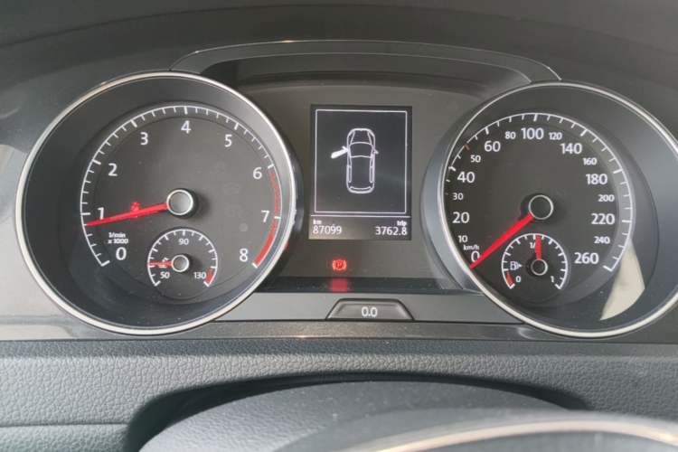 Used Volkswagen Golf 2017 230TSI Automatic Comfort Edition – Celebrating Milestone of One Million Units Odometer Close Up