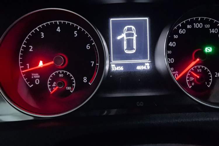 Used Volkswagen Golf 2017 230TSI Automatic Comfort Edition – Celebrating Milestone of One Million Units Odometer Close Up