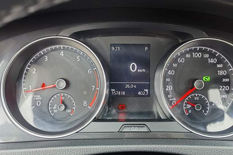 Used Volkswagen Golf 2017 230TSI Automatic Luxury Million-Vehicle Commemorative Edition Odometer Close Up
