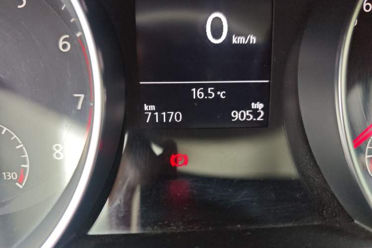 Used Volkswagen Golf 2017 230TSI Automatic Comfort Edition – Celebrating Milestone of One Million Units Odometer Close Up