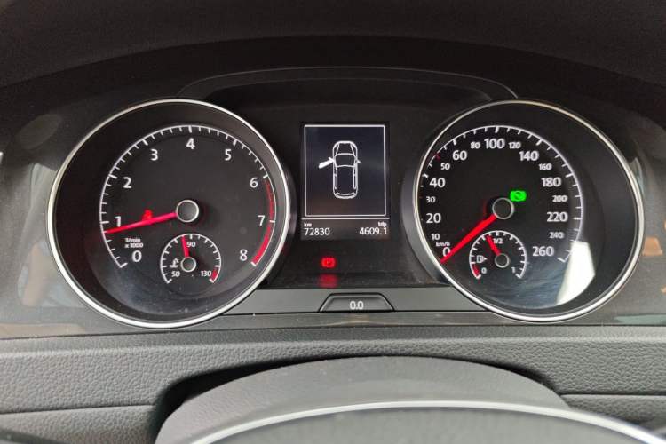 Used Volkswagen Golf 2017 230TSI Automatic Comfort Edition – Celebrating Milestone of One Million Units Odometer Close Up