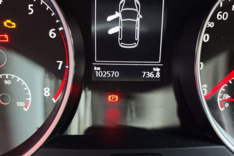 Used Volkswagen Golf 2017 230TSI Automatic Luxury Million-Vehicle Commemorative Edition Odometer Close Up