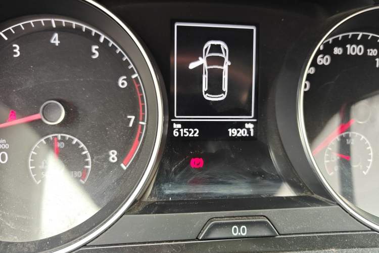 Used Volkswagen Golf 2017 230TSI Automatic Comfort Edition – Celebrating Milestone of One Million Units Odometer Close Up