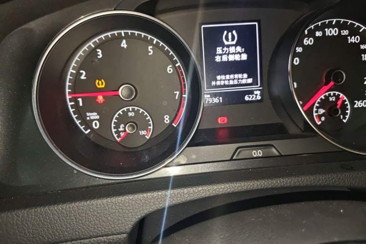 Used Volkswagen Golf 2017 230TSI Automatic Comfort Edition – Celebrating Milestone of One Million Units Odometer Close Up