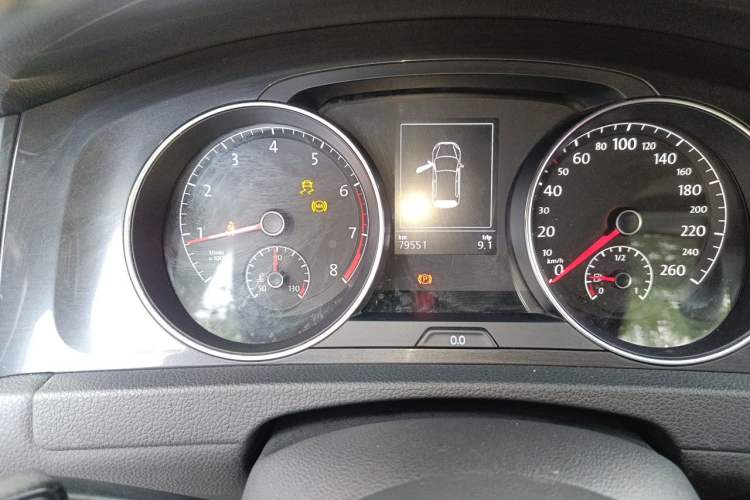 Used Volkswagen Golf 2017 230TSI Automatic Comfort Edition – Celebrating Milestone of One Million Units Odometer Close Up
