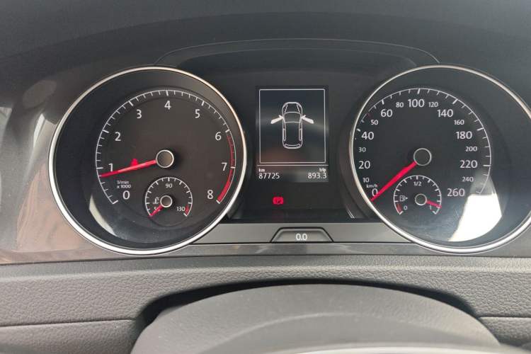 Used Volkswagen Golf 2017 230TSI Automatic Luxury Million-Vehicle Commemorative Edition Odometer Close Up