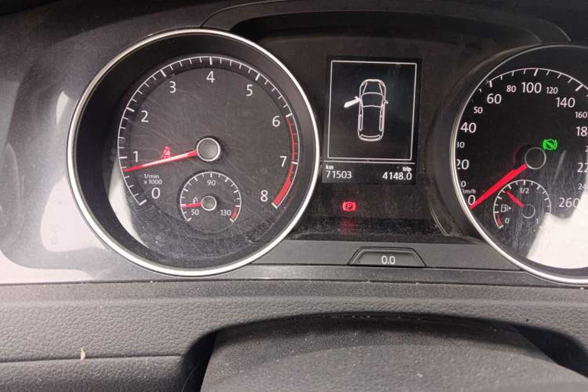 Used Volkswagen Golf 2017 1.6L Automatic Comfort Million-Vehicle Anniversary Edition Odometer Close Up