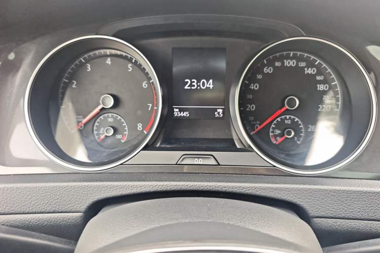 Used Volkswagen Golf 2017 230TSI Automatic Comfort Edition – Celebrating Milestone of One Million Units Odometer Close Up