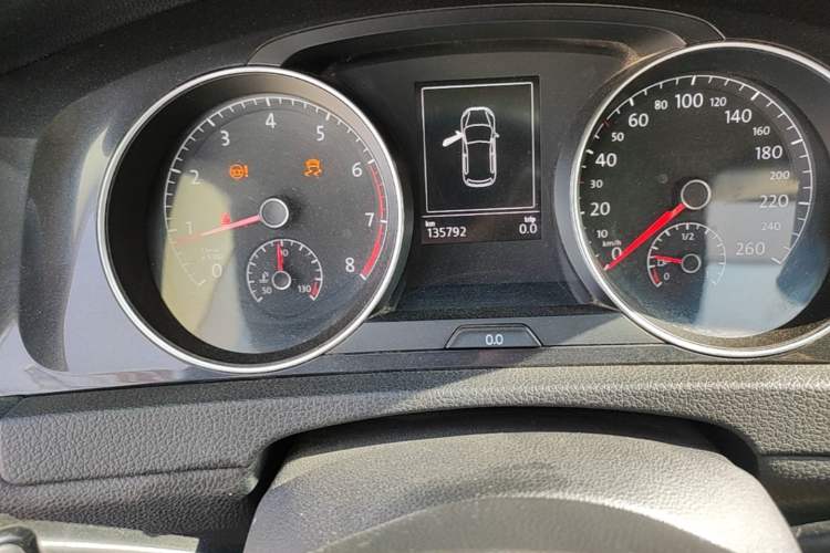 Used Volkswagen Golf 2017 1.6L Automatic Comfort Million-Vehicle Anniversary Edition Odometer Close Up