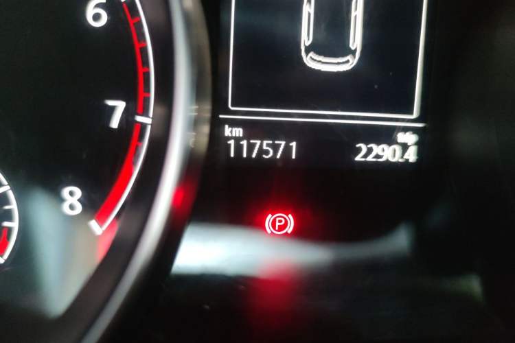 Used Volkswagen Golf 2017 280TSI Automatic R-Line Million-Vehicle Commemorative Edition Odometer Close Up
