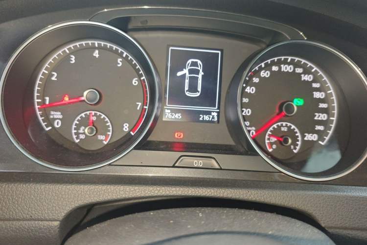 Used Volkswagen Golf 2017 230TSI Automatic Comfort Edition – Celebrating Milestone of One Million Units Odometer Close Up