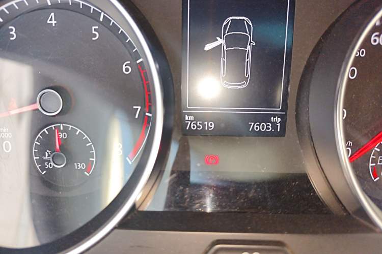 Used Volkswagen Golf 2017 230TSI Automatic Comfort Edition – Celebrating Milestone of One Million Units Odometer Close Up