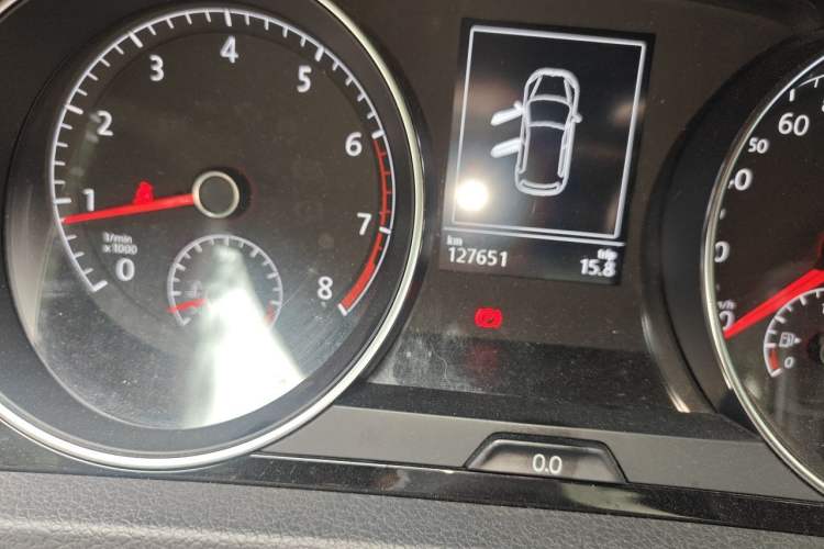 Used Volkswagen Golf 2017 280TSI Automatic R-Line Million-Vehicle Commemorative Edition Odometer Close Up