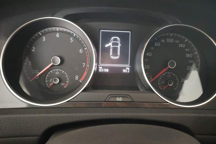 Used Volkswagen Golf 2017 1.6L Automatic Comfort Million-Vehicle Anniversary Edition Odometer Close Up