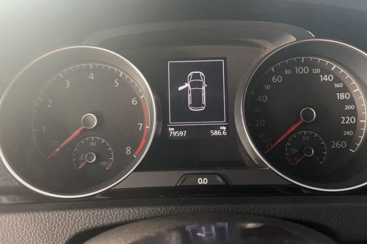 Used Volkswagen Golf 2017 280TSI Automatic R-Line Million-Vehicle Commemorative Edition Odometer Close Up
