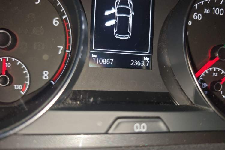 Used Volkswagen Golf 2017 230TSI Automatic Comfort Edition – Celebrating Milestone of One Million Units Odometer Close Up