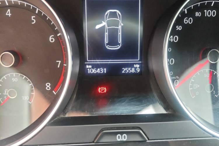 Used Volkswagen Golf 2017 230TSI Automatic Comfort Edition – Celebrating Milestone of One Million Units Odometer Close Up