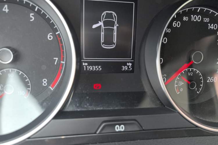 Used Volkswagen Golf 2017 230TSI Automatic Comfort Edition – Celebrating Milestone of One Million Units Odometer Close Up