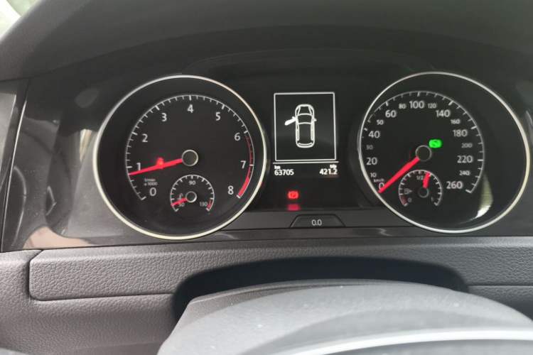 Used Volkswagen Golf 2017 230TSI Automatic Comfort Edition – Celebrating Milestone of One Million Units Odometer Close Up