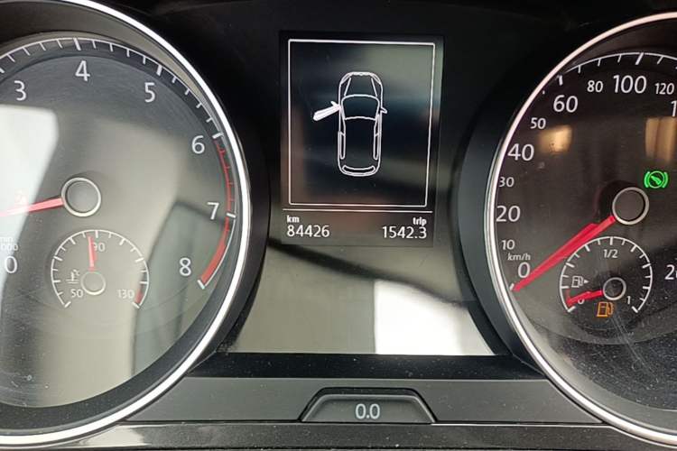 Used Volkswagen Golf 2017 230TSI Automatic Luxury Million-Vehicle Commemorative Edition Odometer Close Up