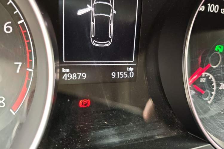 Used Volkswagen Golf 2017 230TSI Automatic Comfort Edition – Celebrating Milestone of One Million Units Odometer Close Up