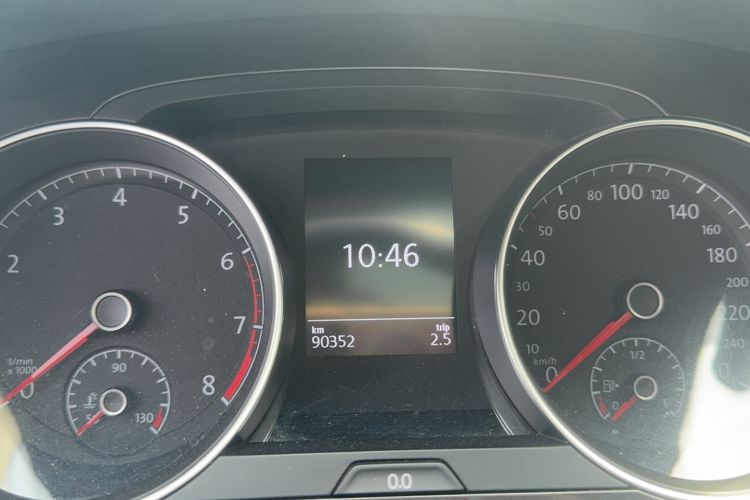 Used Volkswagen Golf 2017 1.6L Automatic Comfort Million-Vehicle Anniversary Edition Odometer Close Up