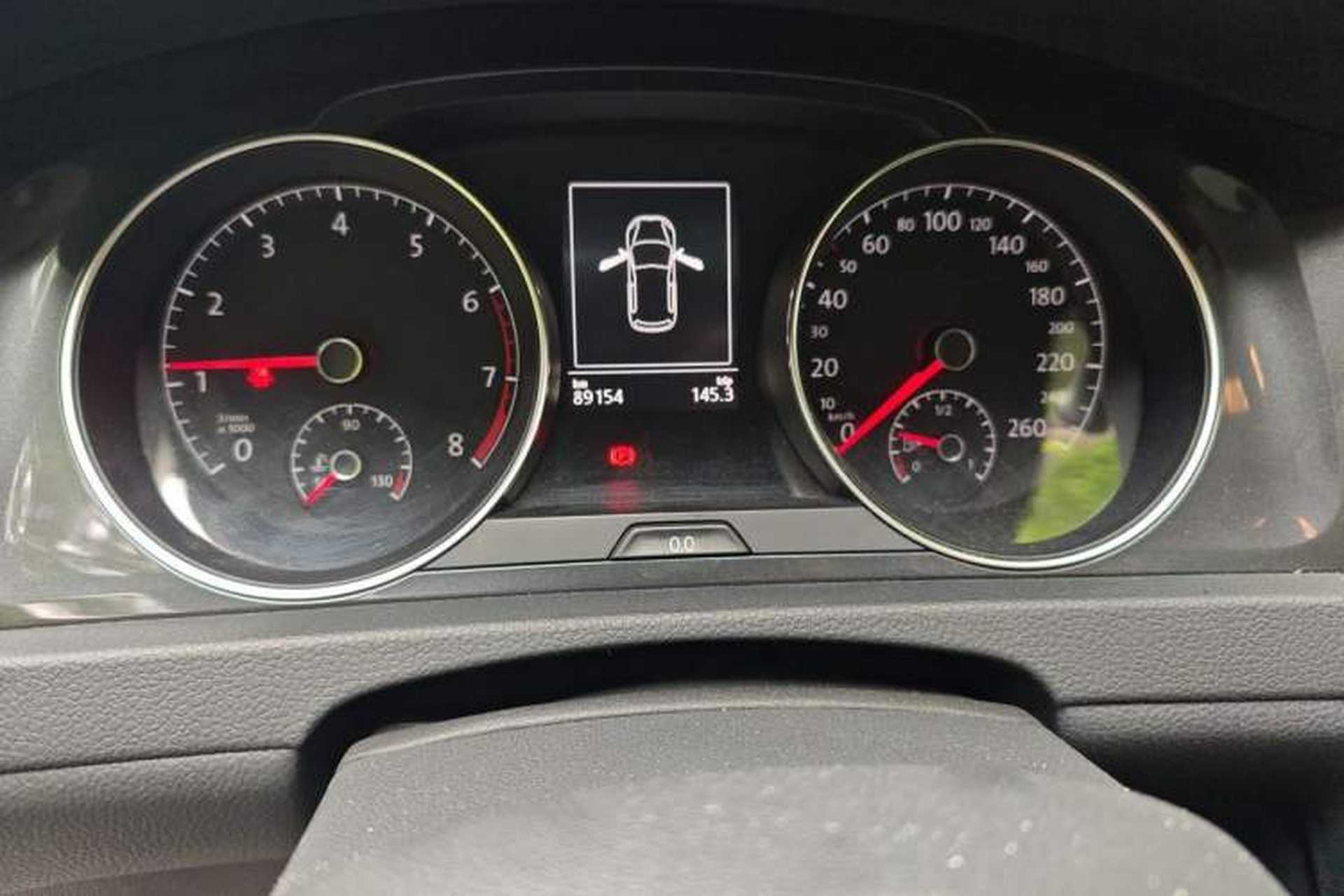 Used Volkswagen Golf 2017 1.6L Automatic Comfort Million-Vehicle Anniversary Edition Odometer Close Up