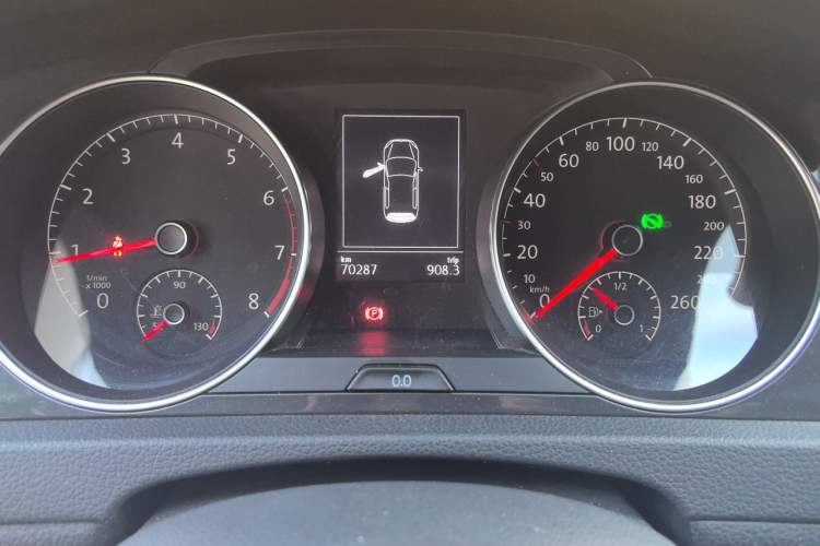 Used Volkswagen Golf 2017 1.6L Automatic Comfort Million-Vehicle Anniversary Edition Odometer Close Up