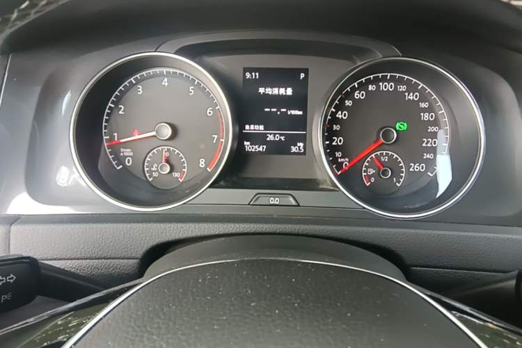 Used Volkswagen Golf 2017 230TSI Automatic Comfort Edition – Celebrating Milestone of One Million Units Odometer Close Up