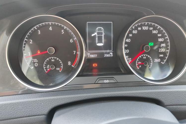 Used Volkswagen Golf 2017 230TSI Automatic Luxury Million-Vehicle Commemorative Edition Odometer Close Up