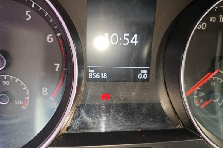Used Volkswagen Golf 2017 230TSI Automatic Comfort Edition – Celebrating Milestone of One Million Units Odometer Close Up