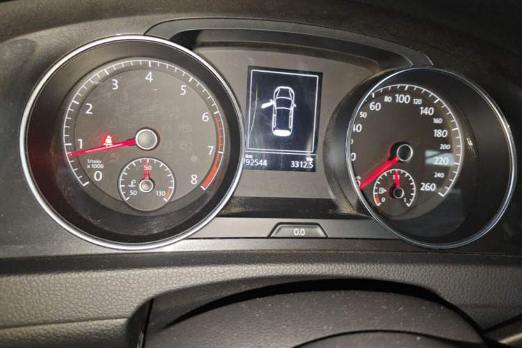 Used Volkswagen Golf 2017 1.6L Automatic Comfort Million-Vehicle Anniversary Edition Odometer Close Up