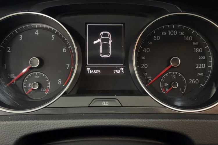Used Volkswagen Golf 2017 230TSI Automatic Luxury Million-Vehicle Commemorative Edition Odometer Close Up