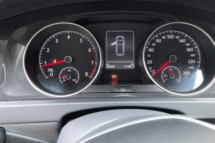 Used Volkswagen Golf 2017 230TSI Automatic Luxury Million-Vehicle Commemorative Edition Odometer Close Up