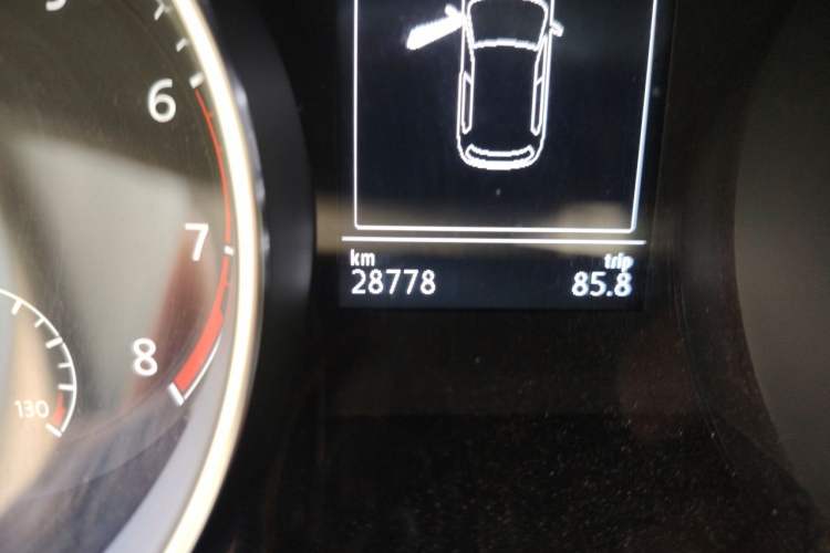 Used Volkswagen Golf 2017 230TSI Automatic Luxury Million-Vehicle Commemorative Edition Odometer Close Up